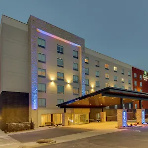 https://holiday-inn-express-suites-nashville-metrocenter-downtown.nashville-hotels.org