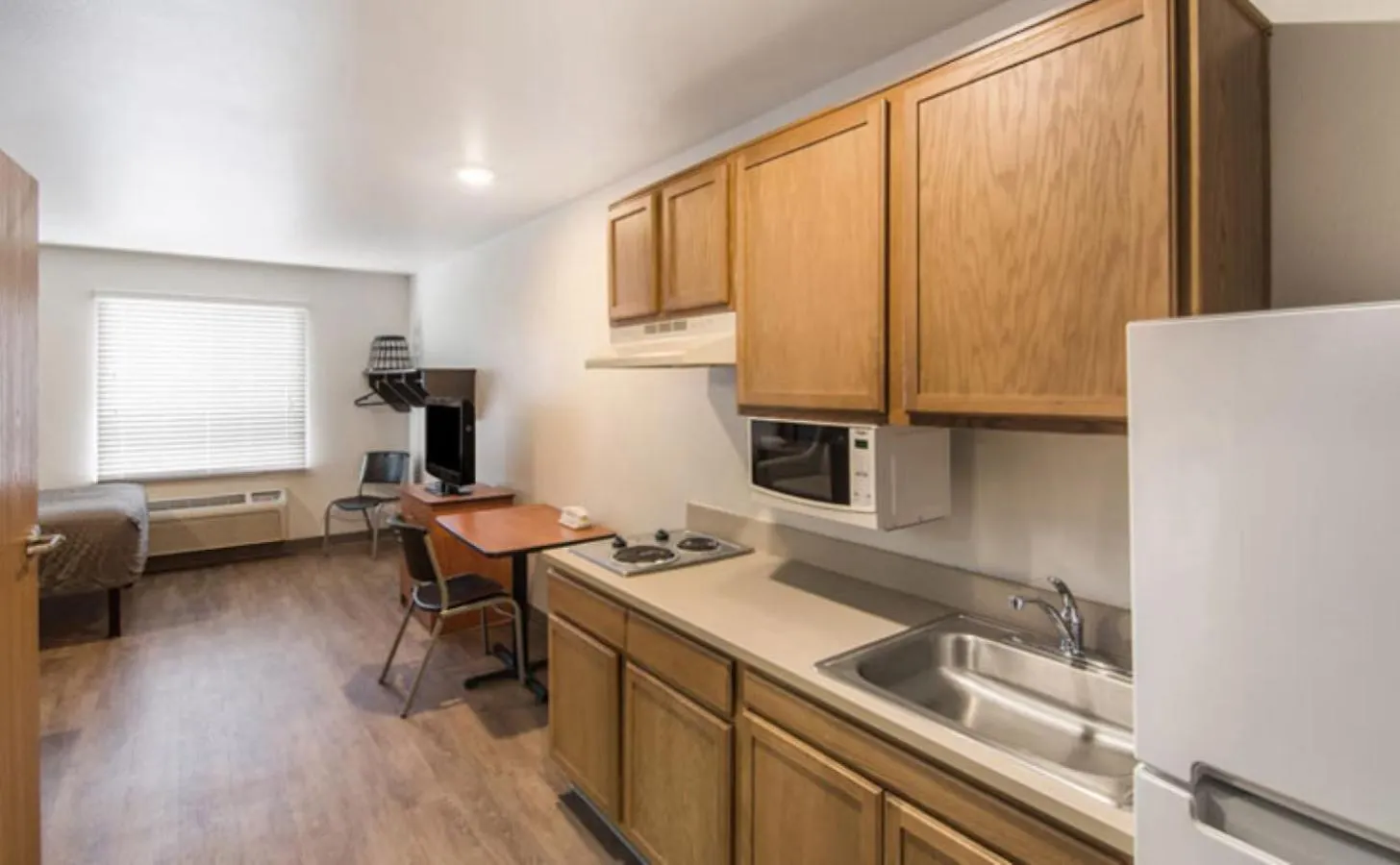 Отель Woodspring Suites Port Orange - Daytona Beach